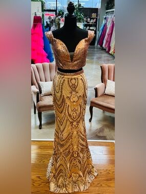 Elegant Gold Sequin Prom Dress with Beaded Skirt